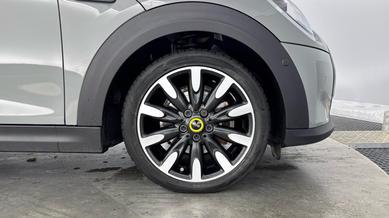 MINI Hatchback 135kW Cooper S Level 3 33kWh 3dr Auto Electric Hatchback